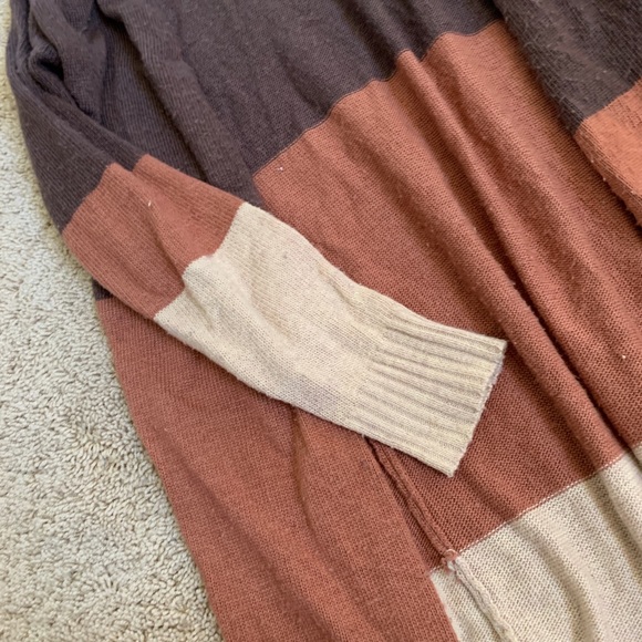 Color blocked sweater - Picture 2 of 3